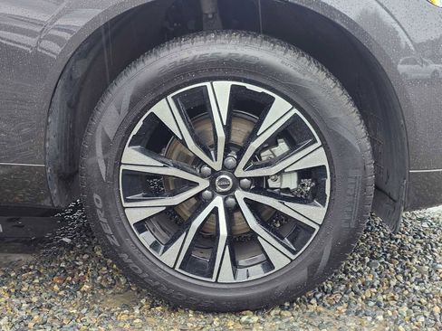 Certified 2025 Volvo XC60 B5 Core w/ Protection Package Premier image 9