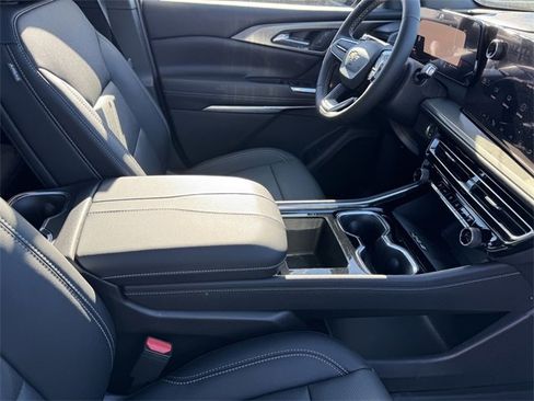 New 2026 Chevrolet Traverse LT w/ Sun and Wheel Package image 7