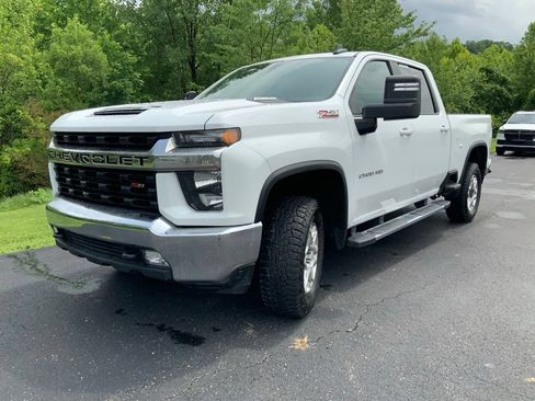 Used 2023 Chevrolet Silverado 2500 LT w/ Convenience Package AWD/4WD image 4