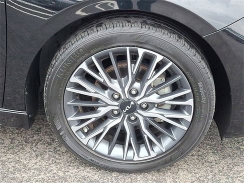 Used 2023 Kia Forte GT-Line w/ GT-Line Premium Package image 8