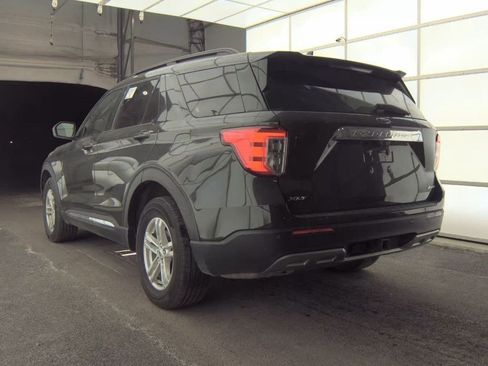 Used 2023 Ford Explorer XLT w/ Equipment Group 202A image 3