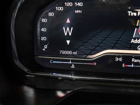 Used 2022 GMC Yukon XL SLT w/ SLT Premium Package image 18