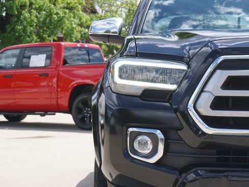 Used 2021 Toyota Tacoma Limited AWD/4WD image 9