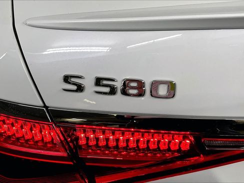Used 2025 Mercedes-Benz S 580 4MATIC Sedan image 10