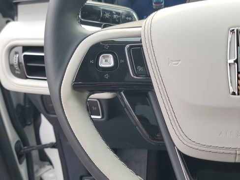 New 2026 Lincoln Aviator Reserve AWD/4WD image 16