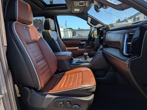 Used 2023 GMC Sierra 1500 Denali Ultimate AWD/4WD image 8