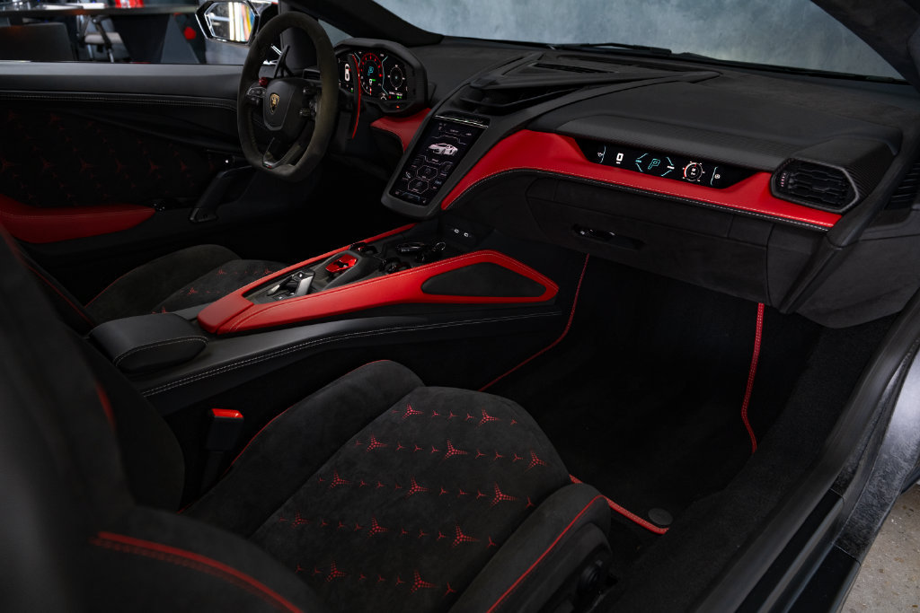 Used 2024 Lamborghini Revuelto AWD/4WD image 31