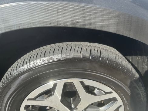 Used 2022 Subaru Forester Premium image 9