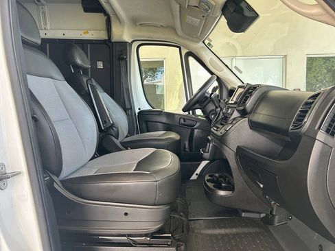 Used 2025 RAM ProMaster 2500 w/ Convenience Group FWD image 19