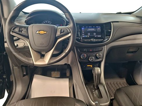 Used 2020 Chevrolet Trax LT w/ LT Convenience Package AWD/4WD image 10
