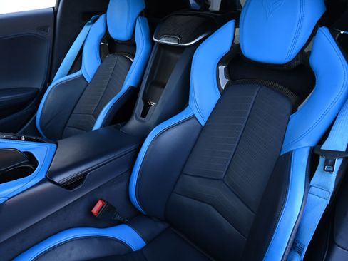 Used 2023 Chevrolet Corvette Stingray Premium Cpe w/ Z51 Performance Package RWD image 12