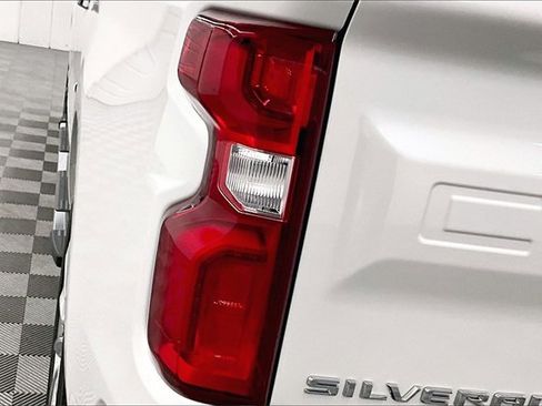 Used 2022 Chevrolet Silverado 1500 High Country w/ High Country Premium Package image 34