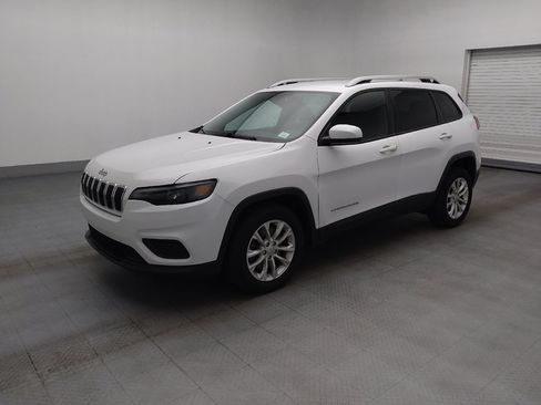 Used 2021 Jeep Cherokee Latitude FWD image 2