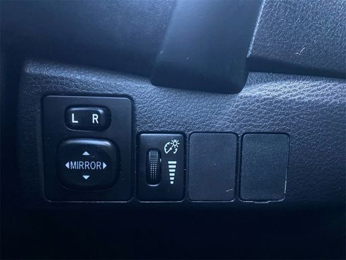 Used 2018 Toyota Corolla SE image 16