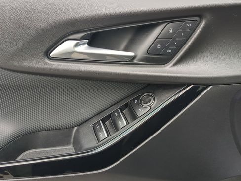 Used 2025 Chevrolet Equinox RS w/ Safety and Technology Package image 24