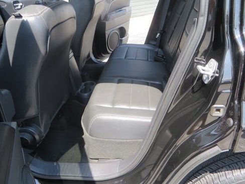 Used 2016 Jeep Patriot High Altitude AWD/4WD image 16