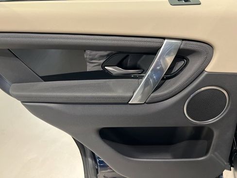 Used 2023 Land Rover Discovery Sport S image 39