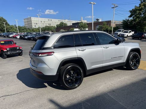 Used 2026 Jeep Grand Cherokee Limited w/ Limited Altitude Package AWD/4WD image 8