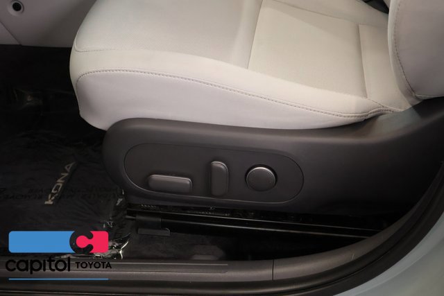 Used 2025 Hyundai Kona SEL AWD/4WD image 12