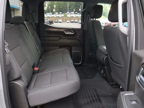 Used 2023 Chevrolet Silverado 1500 RST w/ Z71 Off-Road Package AWD/4WD image 8