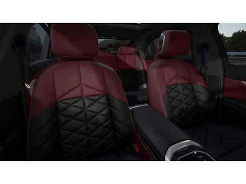 New 2025 BMW 740i w/ Premium Package image 11