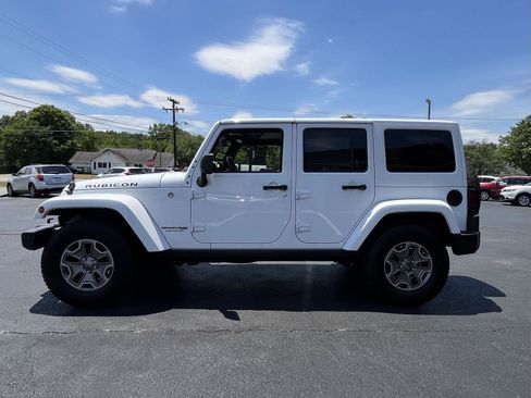 Used 2018 Jeep Wrangler Unlimited Rubicon w/ Connectivity Group AWD/4WD image 24