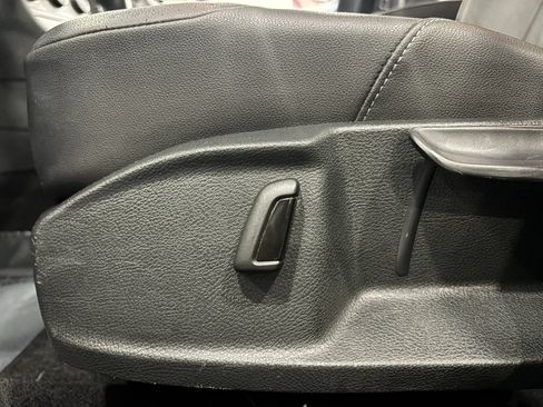 Used 2015 Volkswagen Golf S FWD image 11