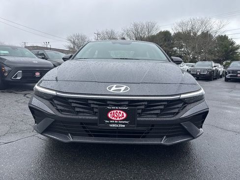 Used 2025 Hyundai Elantra Sport FWD image 3