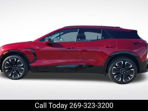 Certified 2025 Chevrolet Blazer EV RS image 4