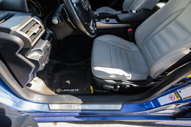 Used 2016 Lexus IS 350 AWD w/ F Sport Package image 57