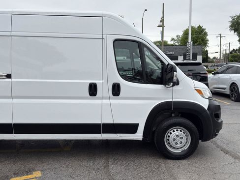 Used 2025 RAM ProMaster 2500 w/ Convenience Group FWD image 14