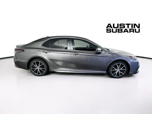Used 2022 Toyota Camry SE FWD image 8