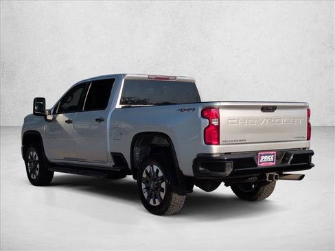 Used 2021 Chevrolet Silverado 2500 Custom w/ Custom Value Package AWD/4WD image 8