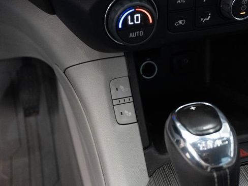 Used 2019 GMC Acadia SLT FWD image 9