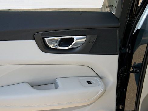 New 2026 Volvo XC60 B5 Ultra w/ Protection Package Premier image 17