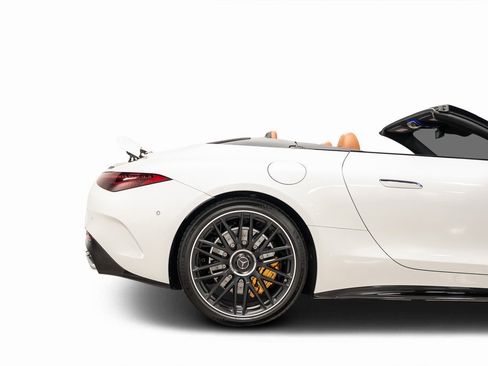 Used 2022 Mercedes-Benz SL 63 AMG 4MATIC image 32