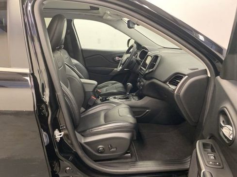 Used 2022 Jeep Cherokee Latitude Lux w/ Sun & Sound Group AWD/4WD image 24