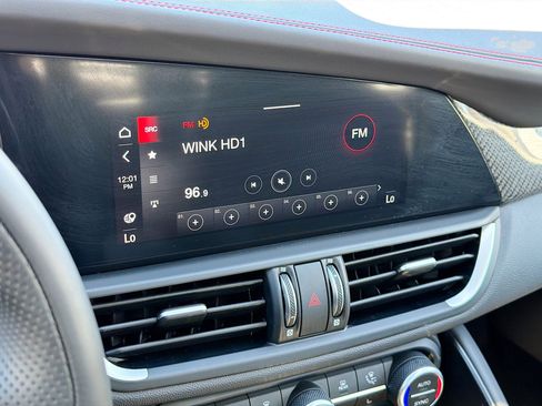 Used 2023 Alfa Romeo Giulia Estrema image 31