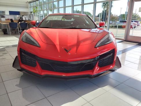 Used 2023 Chevrolet Corvette Z06 w/ Z07 Performance Package RWD image 17