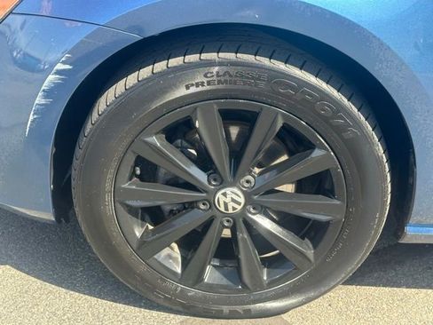Used 2016 Volkswagen Golf S FWD image 12
