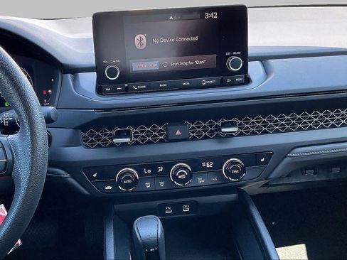 Used 2025 Honda Accord SE image 6