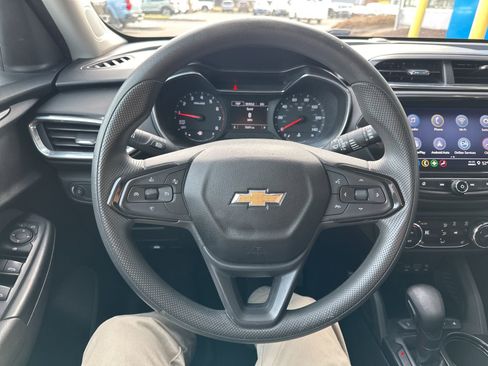 Used 2021 Chevrolet TrailBlazer LT w/ Convenience Package FWD image 26