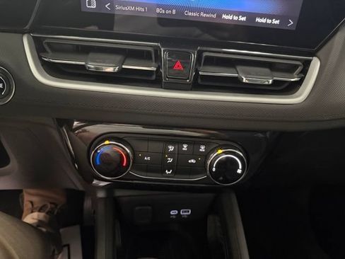 Used 2025 Chevrolet TrailBlazer LT AWD/4WD image 22