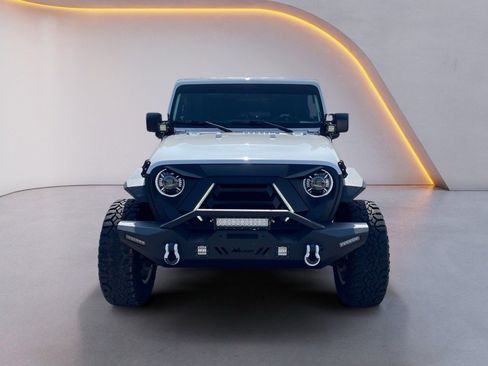 Used 2019 Jeep Wrangler Sport image 2