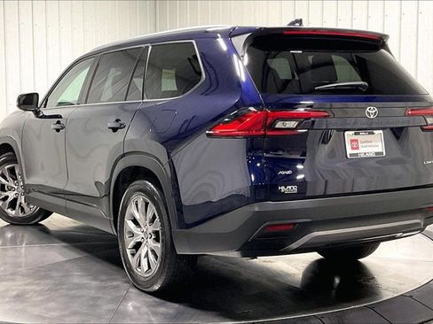 Certified 2024 Toyota Grand Highlander AWD image 12