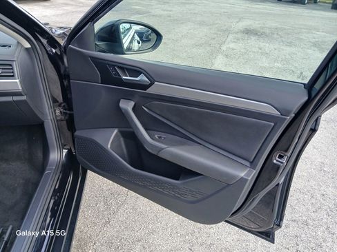 Used 2019 Volkswagen Jetta S w/ Driver Assistance Package image 17