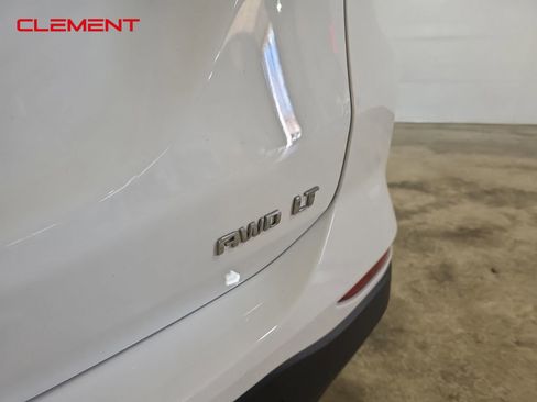 Used 2023 Chevrolet Equinox LT w/ Driver Convenience Package image 9