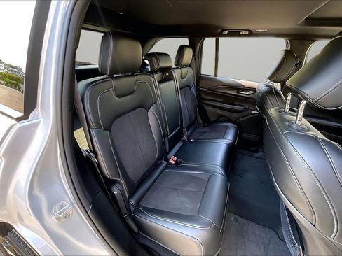 Certified 2023 Jeep Grand Cherokee Altitude AWD/4WD image 25