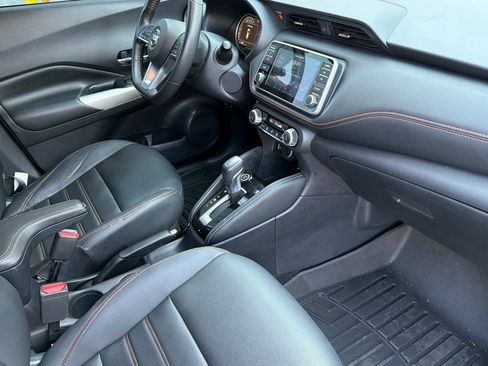 Used 2020 Nissan Kicks SR w/ SR Premium Package FWD image 15