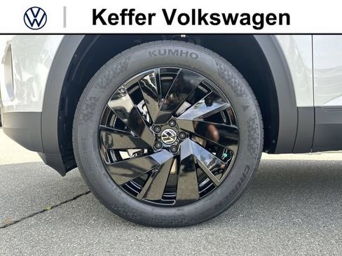 New 2026 Volkswagen Atlas SE FWD image 11